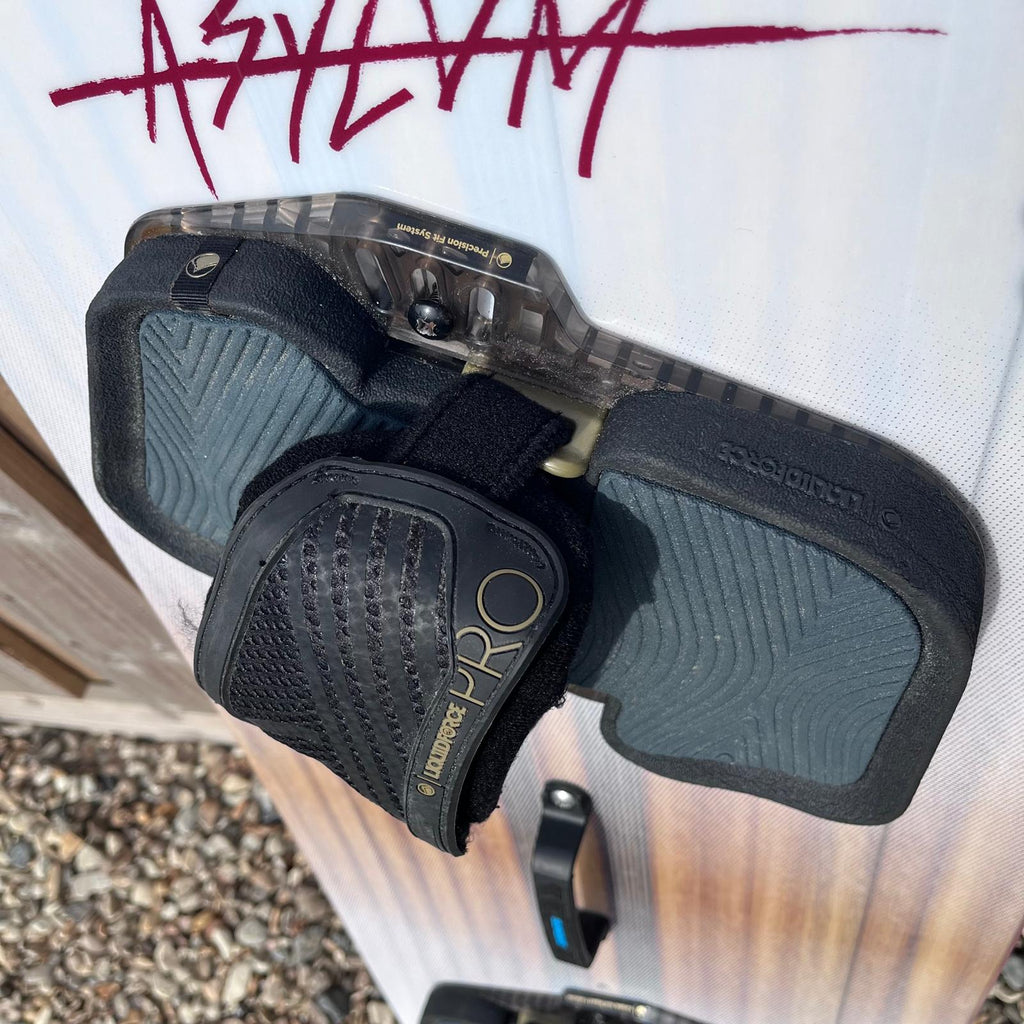 Slingshot Used Asylum V5 138 Kiteboard 2022