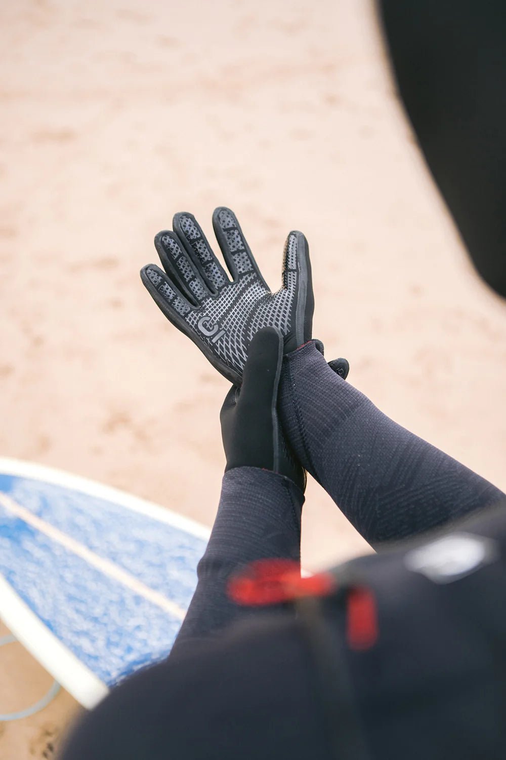C - Skins - C - Skins Wired 3mm Gloves - The Kitesurf Centre