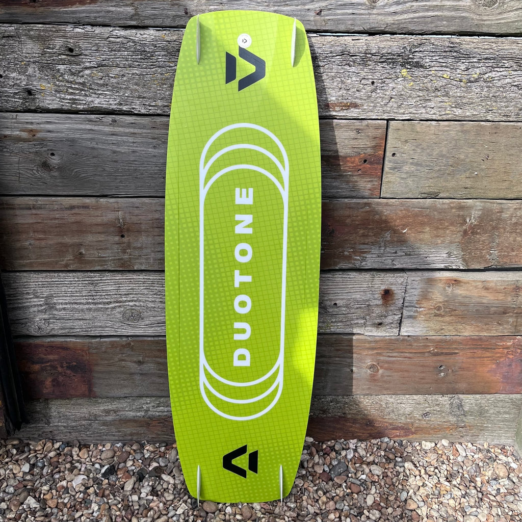 Duotone - Used 2026 Duotone Gonzales Twintip Board + Bindings - The Kitesurf Centre