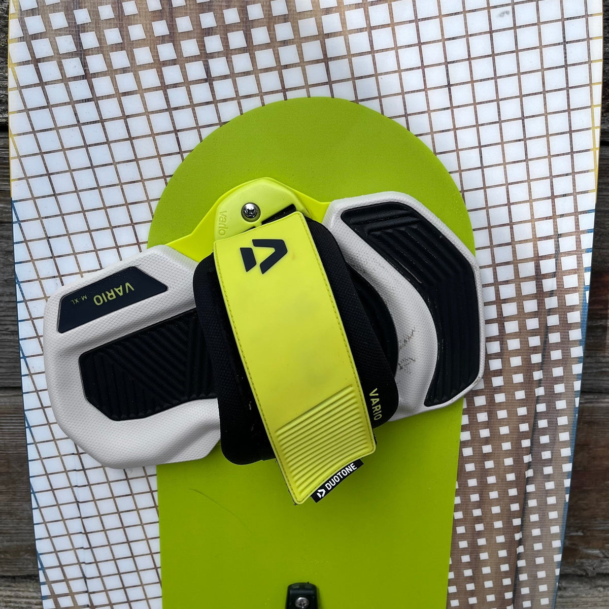 Duotone - Used 2026 Duotone Gonzales Twintip Board + Bindings - The Kitesurf Centre
