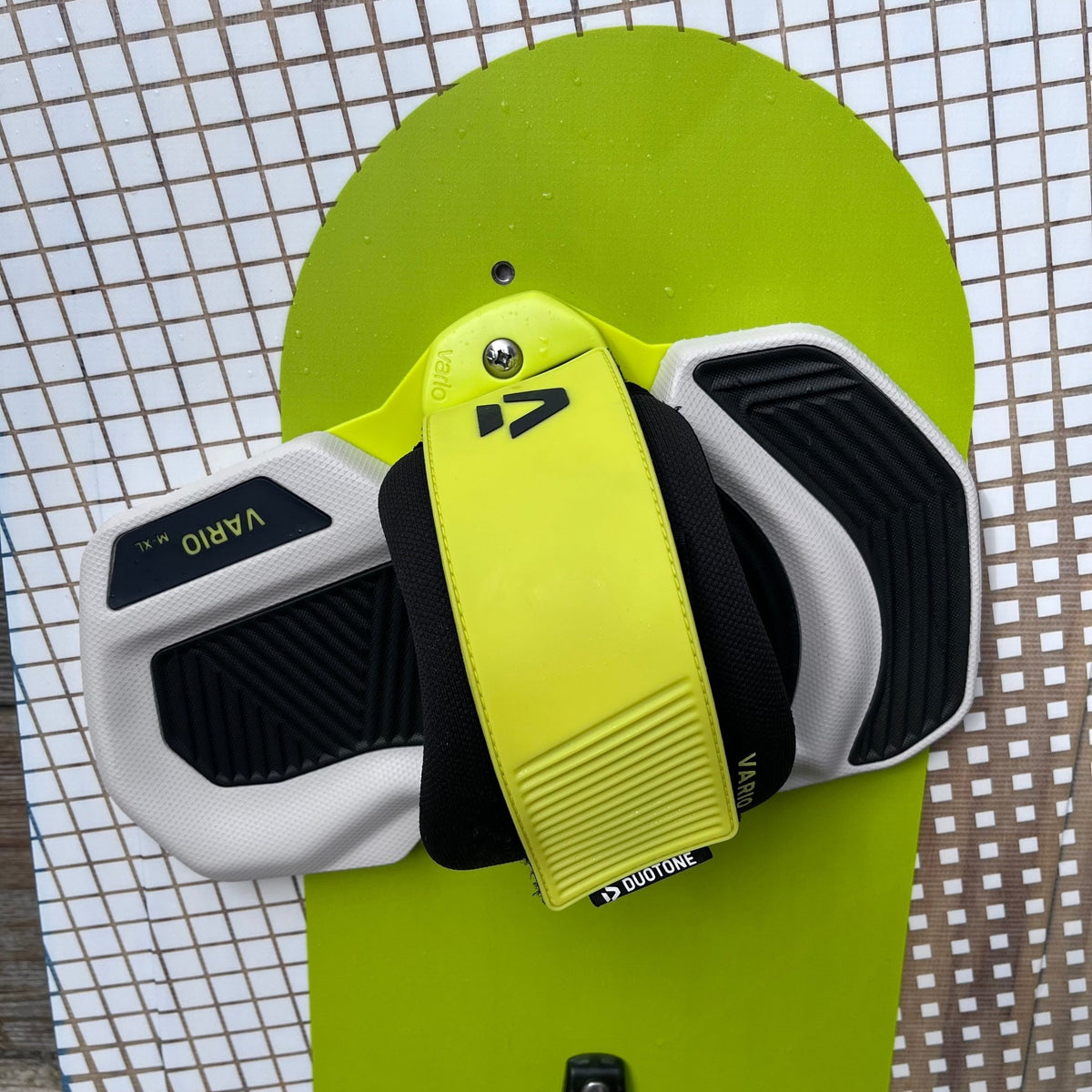 Duotone - Used 2026 Duotone Gonzales Twintip Board + Bindings - The Kitesurf Centre