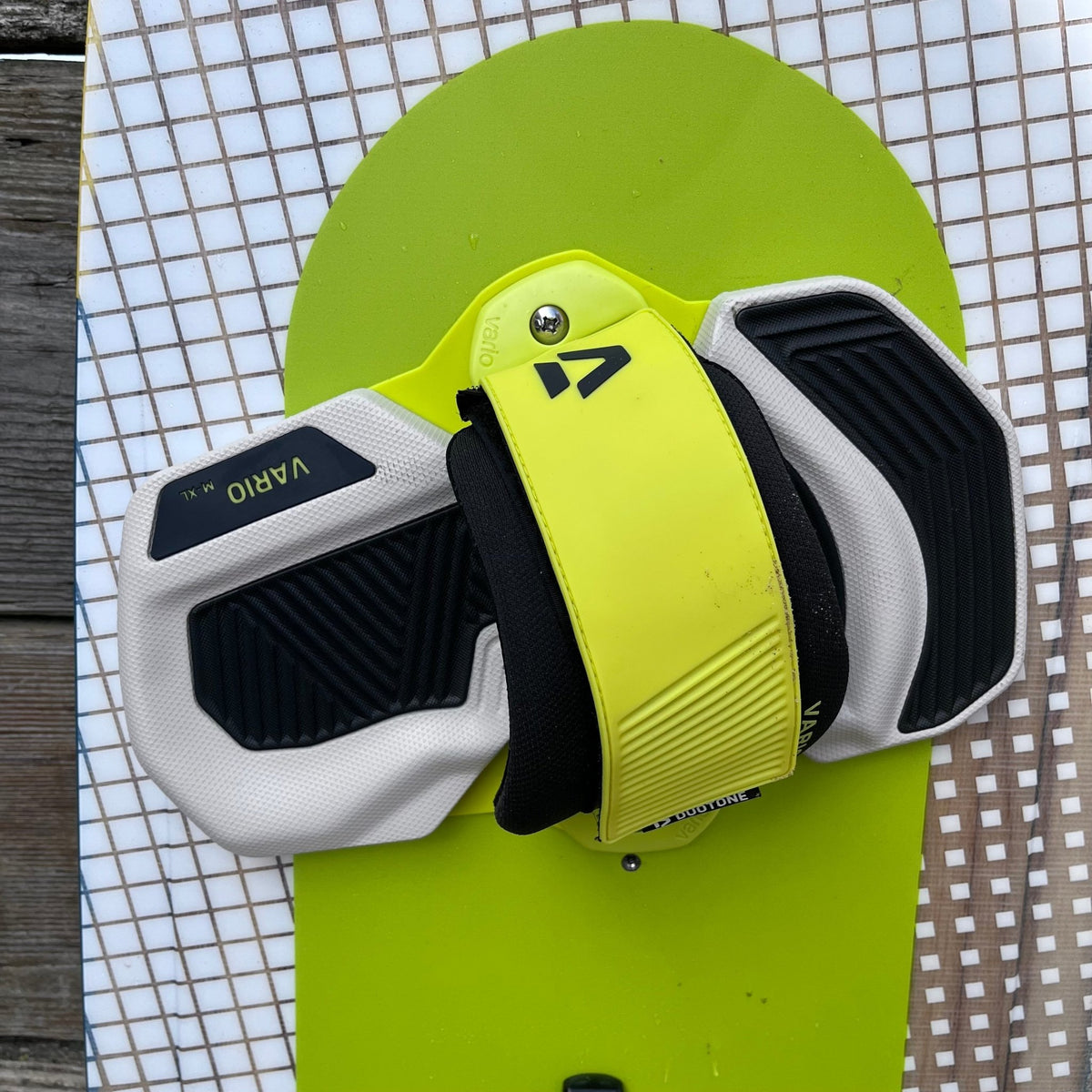 Duotone - Used 2026 Duotone Gonzales Twintip Board + Bindings - The Kitesurf Centre