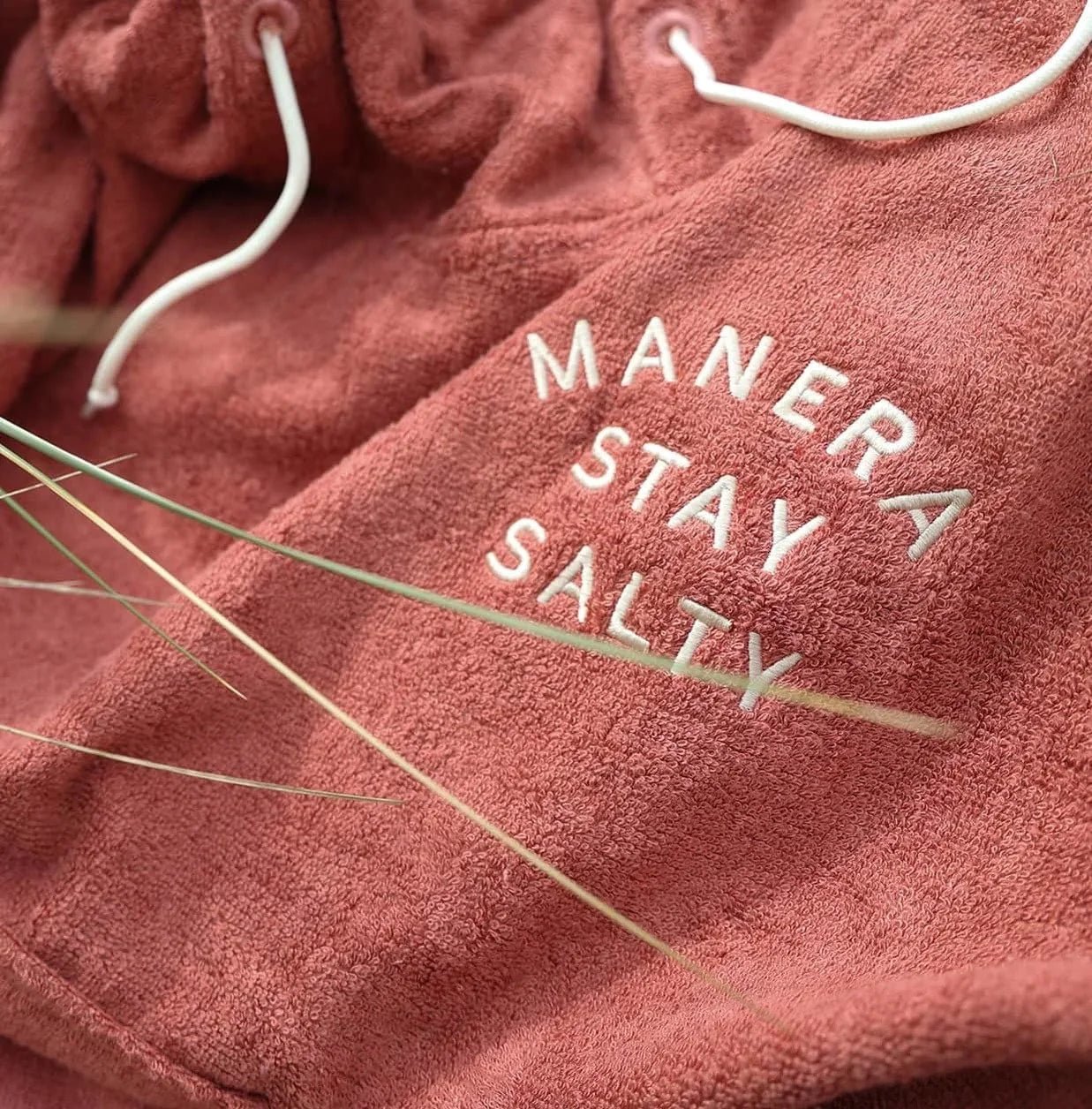 Manera - Manera Mid Weight Poncho - The Kitesurf Centre