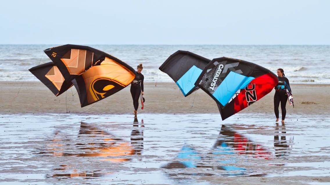 Kitegirls-1 Kitegirls-1