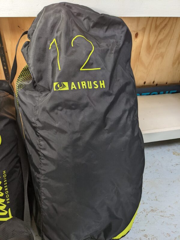 Airush Lithium Progression 6, 8 & 12m Kites with bar & lines - Image 4