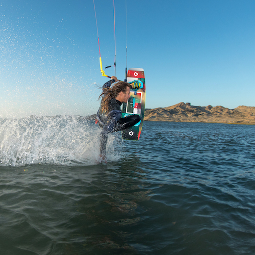 Pop_hand-drag_Duotone_Kiteboarding