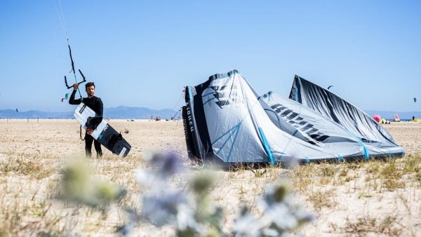 Airush Livewire Team V8 2022 - Image 6