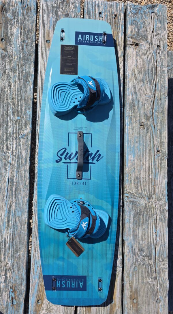 Airush Switch V3 138x41 with Pads