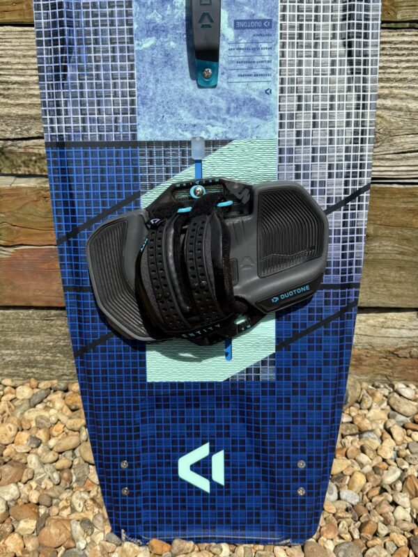 Duotone Select SLS 141 Ex-Demo Board & Entity Straps - Image 5